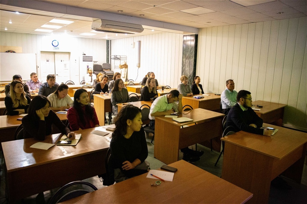 Для сотрудников АО "Саханефтегазсбыт" проведен психологический практикум