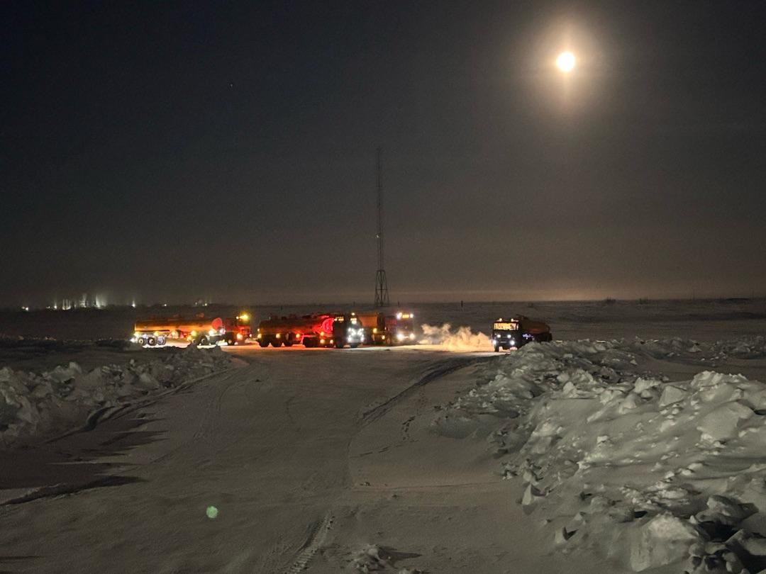 Нижнеянская нефтебаза начала отгрузку топлива по автозимнику Яна