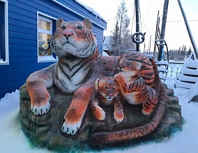 Сотрудники филиалов АО «Саханефтегазсбыт» создают снежные скульптуры